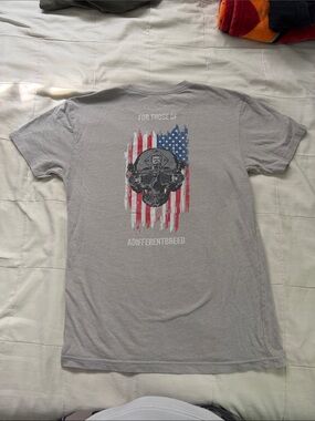 NFQ Gray Graphic American Flag Skull T‑Shirt